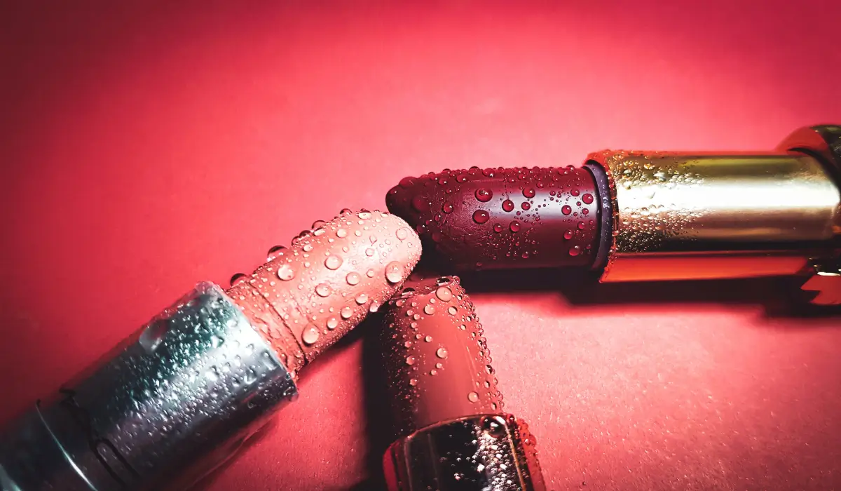 رژ لب ماندگار |Long-Lasting Lipstick