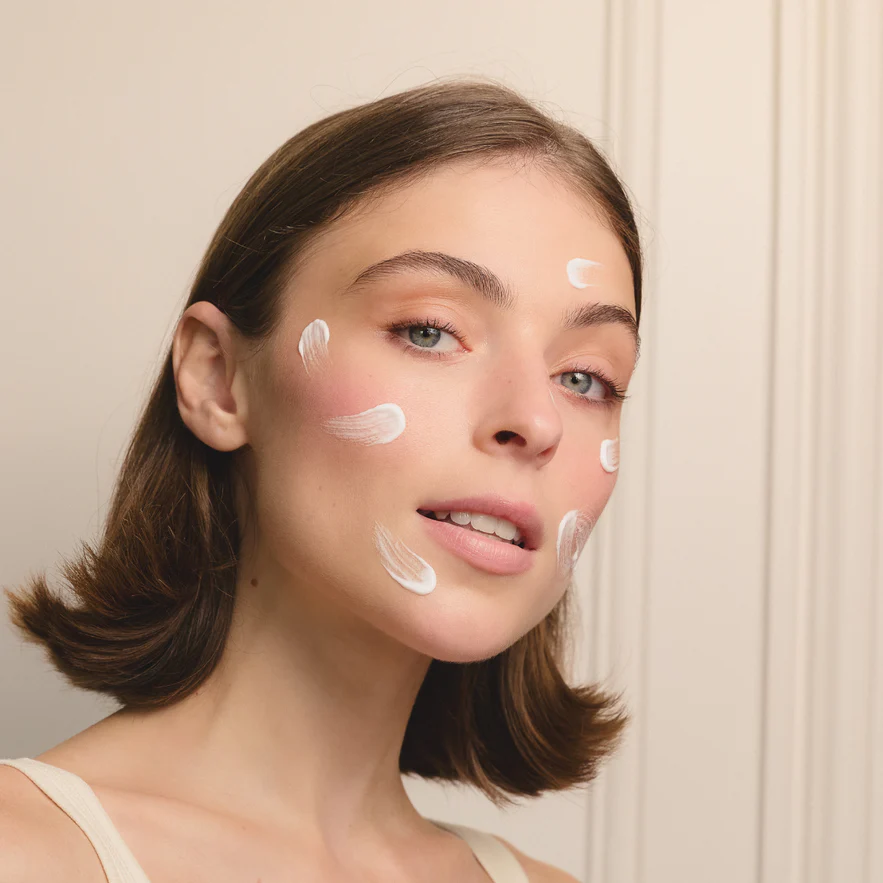 کرم مرطوب کننده چند منظوره امبریولیس ۷۵میل 2 کرم مرطوب کننده چند منظوره امبریولیس