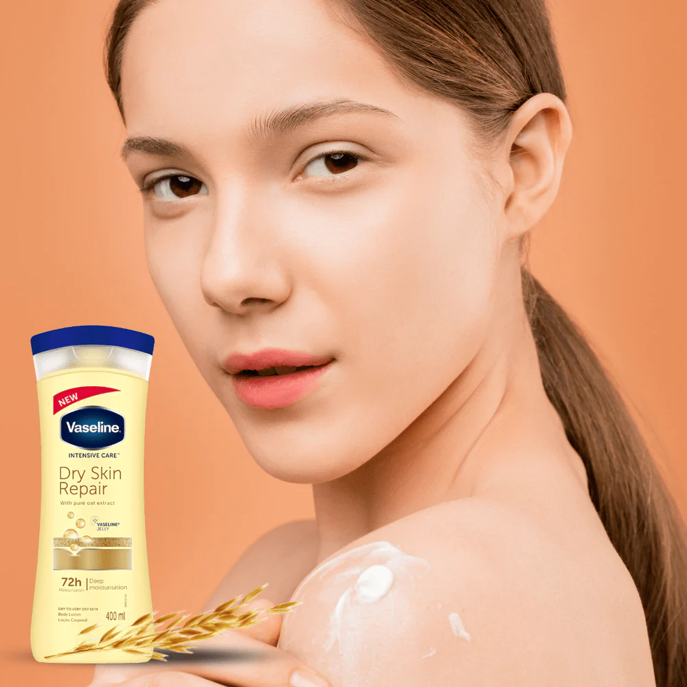 لوسیون بدن پوست خشک وازلین ۴۰۰میل 1 لوسیون بدن پوست خشک وازلین