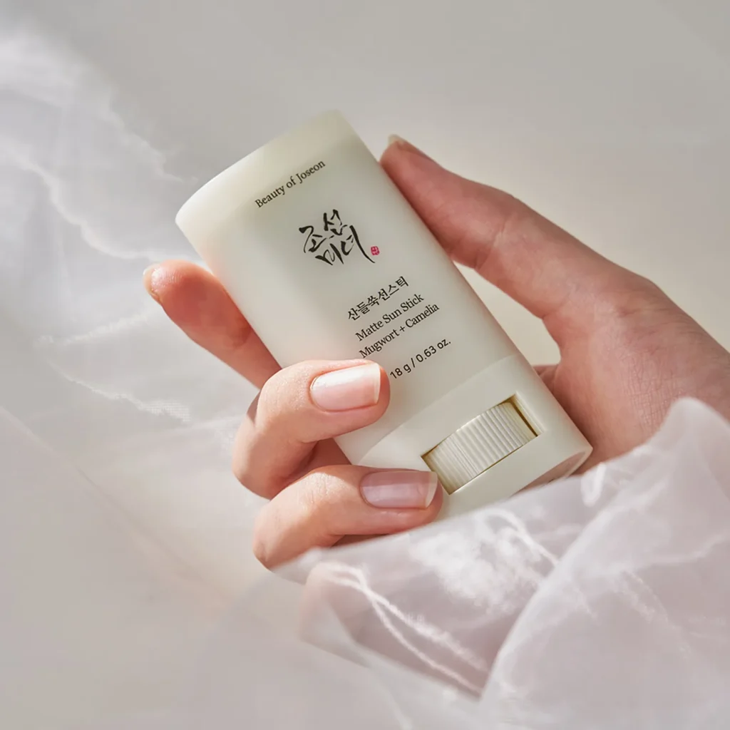 ضد آفتاب استیکی مات کننده SPF 50 بیوتی آف جوسان ۱۸ گرم 1 ضد آفتاب استیکی مات کننده SPF 50 بیوتی آف جوسان